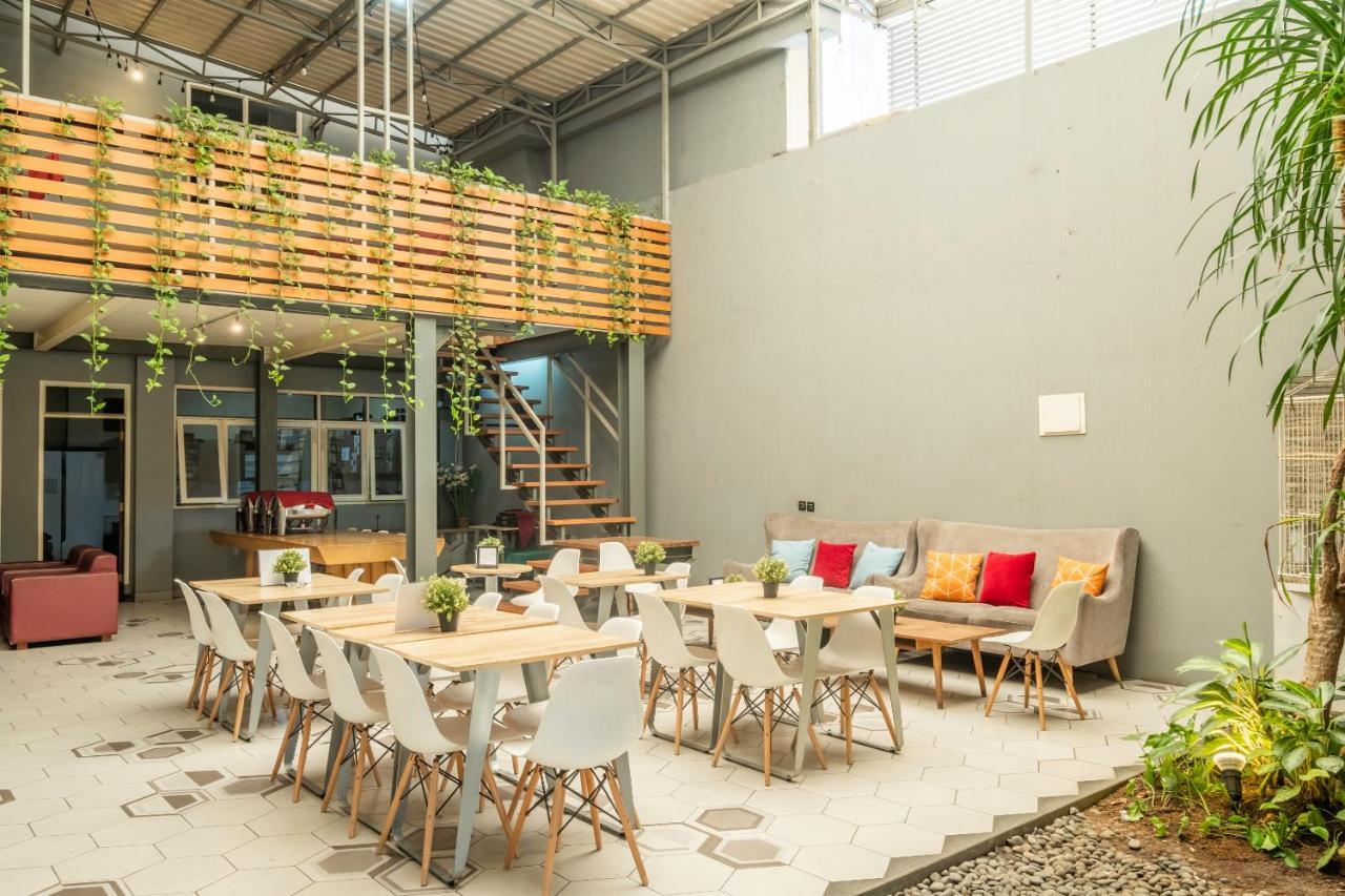 Oyo 2329 Nyland 3 Cijagra Bandung